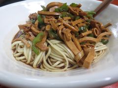 青椒干子肉丝干挑面-五村饭店