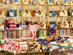 -VENCHI 闻绮(北京国贸商城店)