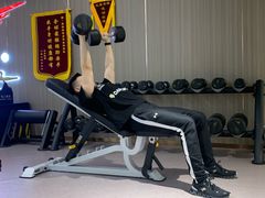 -英派斯健身旗舰店(海信国际中心馆)