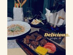-穹六人间 people 6(岳阳路店)