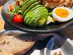 鸡肉牛油果沙拉-The Diner X餐厅(青岛万象城店)