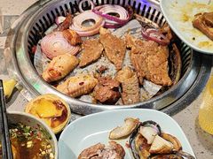 -金滏山·烤肉海鲜火锅自助(襄阳万达店)