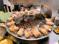 -草家酱蟹炭火烤肉店(珲春南路一店)