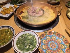 -洱火云南酸菜牛肉火锅(石景山当代商城店)