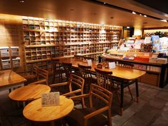大堂-猫的天空之城概念书店(苏州诚品店)
