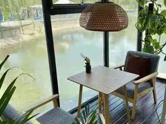 靠窗位-榴莲咖啡馆