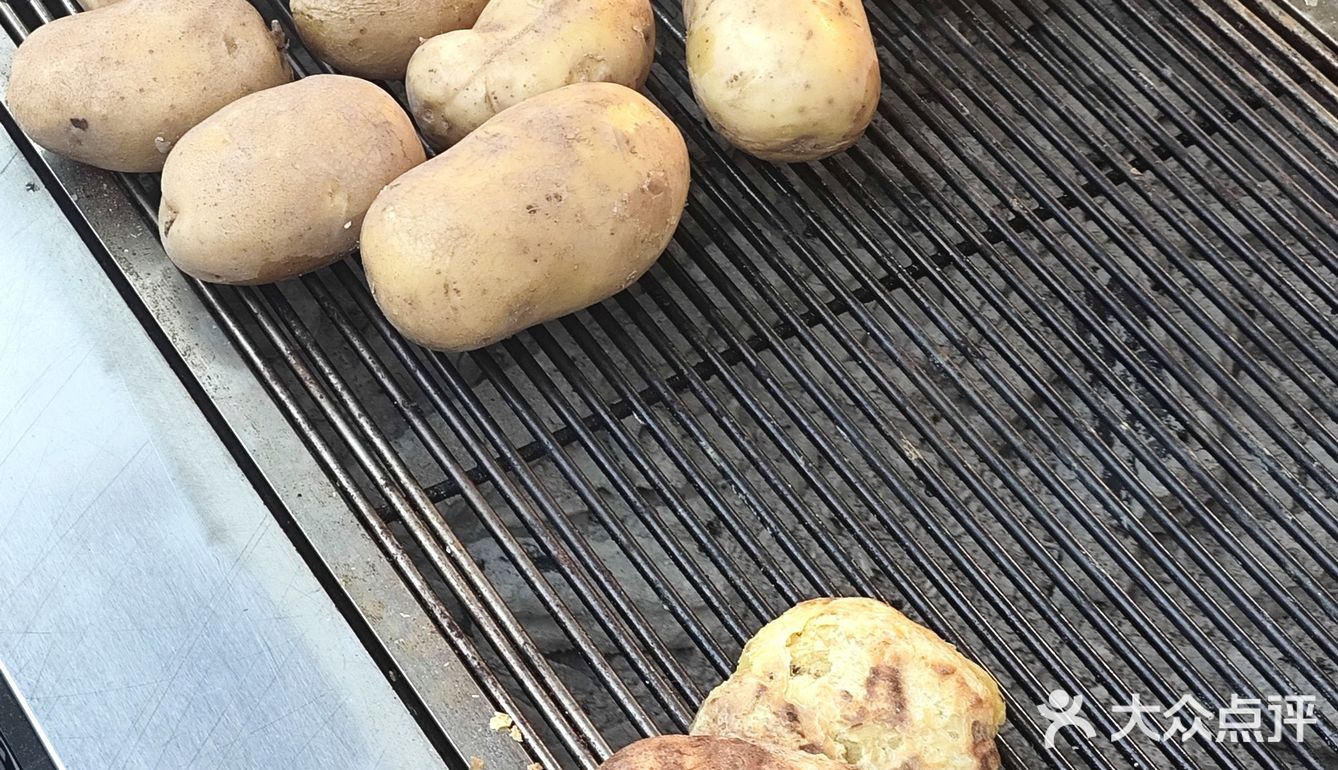 云小孃烧洋芋,就在仕林街!