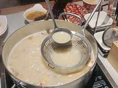 -尚尚仙·酸汤猪手·猪肚鸡火锅(华联万柳购物中心店)