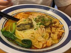 -霸蛮湖南菜·牛肉粉(荣京西街店)