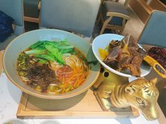 -百春原湖南牛肉粉(百联世纪店)