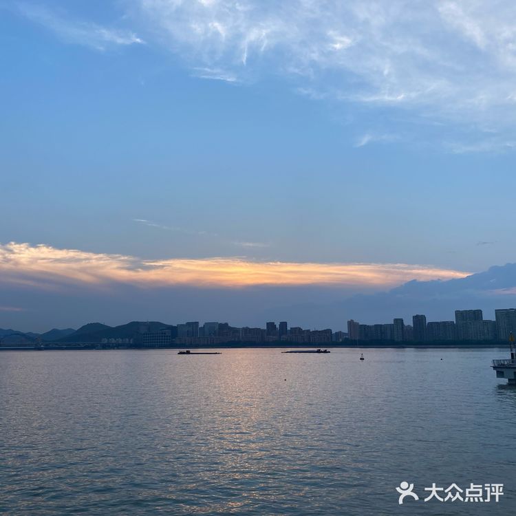 超火杭州旅游项目🔥灯光秀一线江景乘船观赏💯还有美食享受