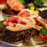最鹤城家庭拌肉，招牌必点，肥瘦相间却不腻。调味牛排卷