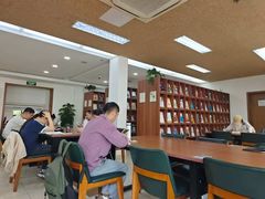 -上海市静安区图书馆(新闸路馆)