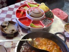 -赵美丽·重庆社区火锅·直营店(火车东站·中豪国际店)