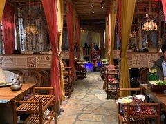 -老牌坊云南鱼豆花火锅(爱建店)