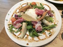 -Mark&Mars Restaurant