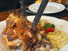 烤猪肘-申德勒加油站餐厅(三里屯北小街店)