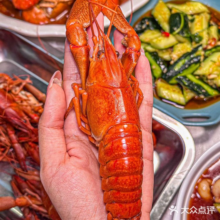 确实是广州前三的小龙虾！！肉比手掌还大个