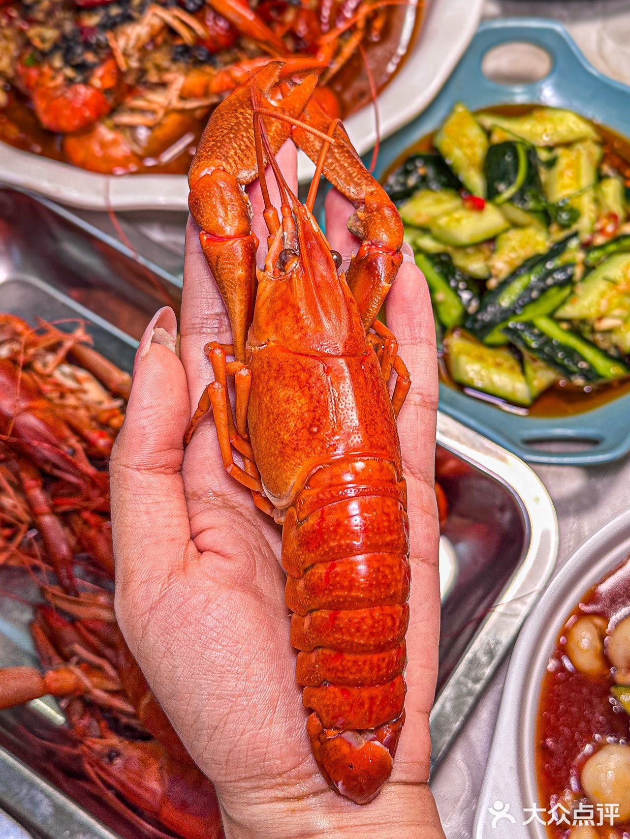 确实是广州前三的小龙虾！！肉比手掌还大个