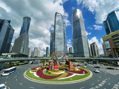 -陆家嘴空中步行连廊