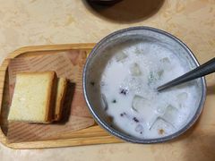 睡映椰-啰啰冰屋(景洪总店)
