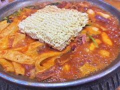 土豆排骨火锅-喇喇排骨火锅·传统韩式脊骨汤(望京西园总店)