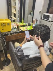 -Z.X HAIR SALON张新美业