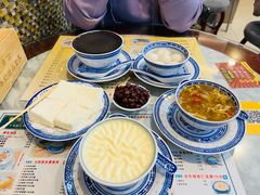 -广信牛奶甜品世家(台东店)
