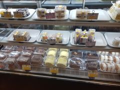 面包甜点陈列柜-新侨三宝乐面包店(崇文门店)
