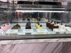 -UNI UNI(环亚凯瑟琳店)