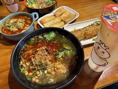 -爆炸头阿姨小四川正宗川味小吃(无任何分店)