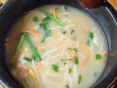 -勺子米线·云南传统小吃市集(四方街店)