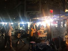 -吴山路夜市