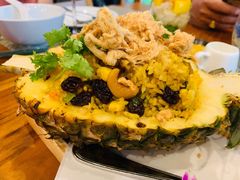 -Chom Cafe and Restaurant