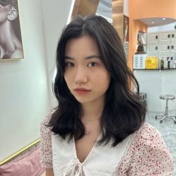 点击看大图 -V8潮牌·接发烫染连锁