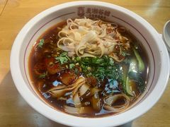 -呷佬·长沙手工米粉(金沙江路店)