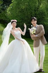 -樱花婚纱摄影