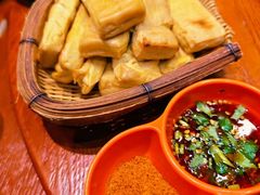 -老滇山寨•云南特色菜•地方菜•民族风情歌舞表演(金碧店)