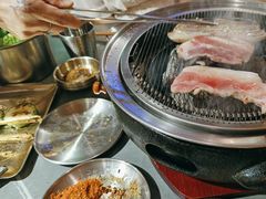 -围炉肉舍•炭烤活鳗•丹东海鲜烤肉(步行街店)