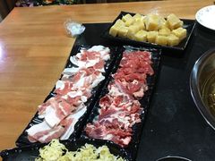 -果松木炭酸菜铜火锅·外婆参鸡汤