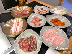 -臻牛烤肉