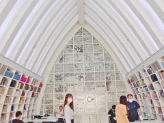 -钟书阁(松江泰晤士小镇店)