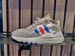 -阿迪达斯(武林银泰三叶草店)