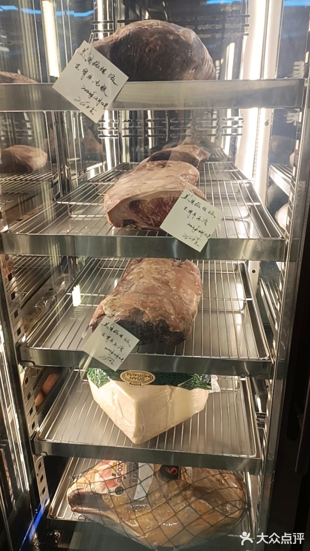 食物出现在口腔里，就像爱情出现在青春里