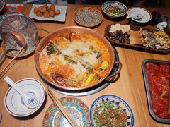 -洱火云南酸菜牛肉火锅(石景山当代商城店)