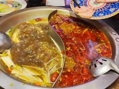 -沸炉重庆老火锅(军事博物馆店)