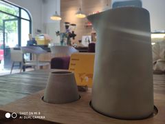 -彳亍咖啡·这里(水湾路店)