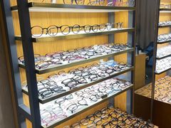 -优医视平价眼镜蔡司依视路折扣工厂店(十里堡店)