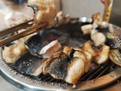 -围炉肉舍•炭烤活鳗•丹东海鲜烤肉(步行街店)
