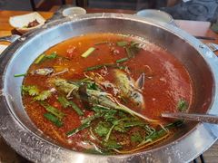 -野山舂·贵州现舂酸汤火锅(鸿通城店)